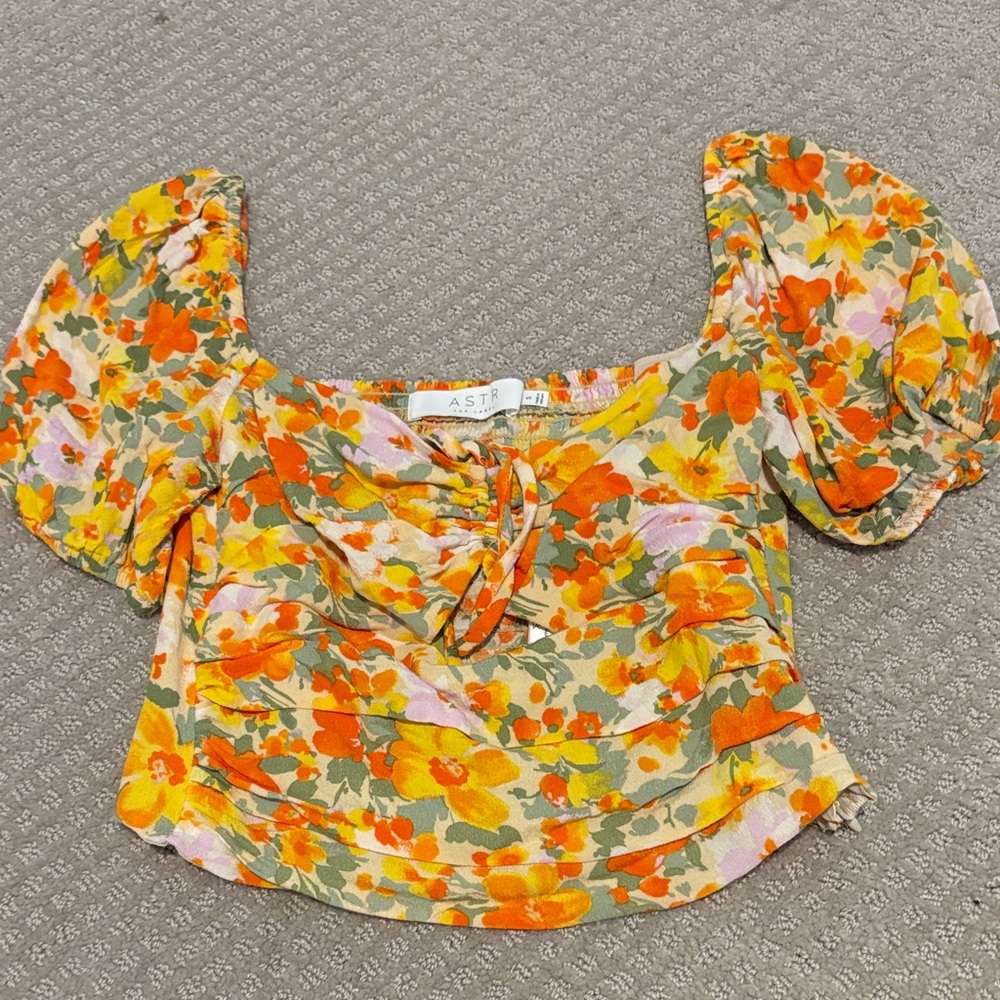 Super cute summer/fall shirt